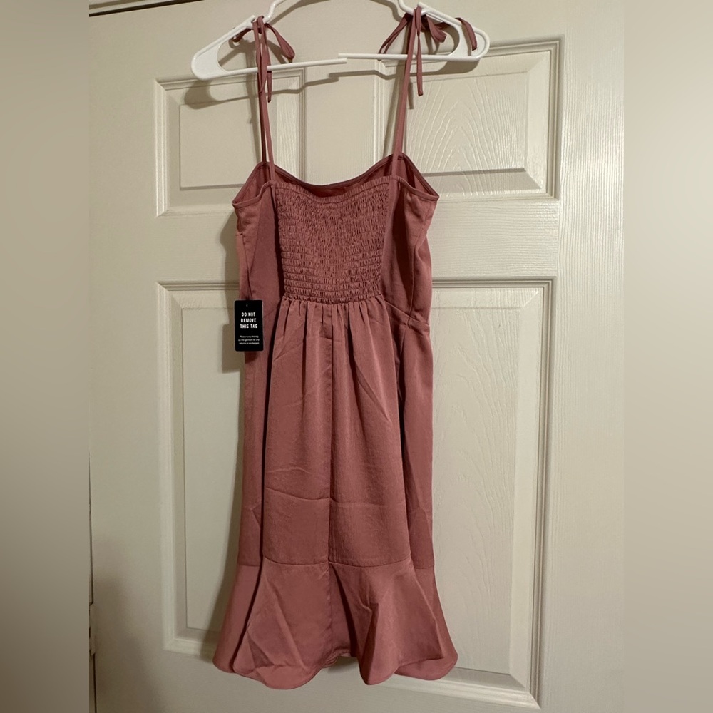 Express Tie Shoulder & Ruffle Hem Dress - Picture 4 of 5
